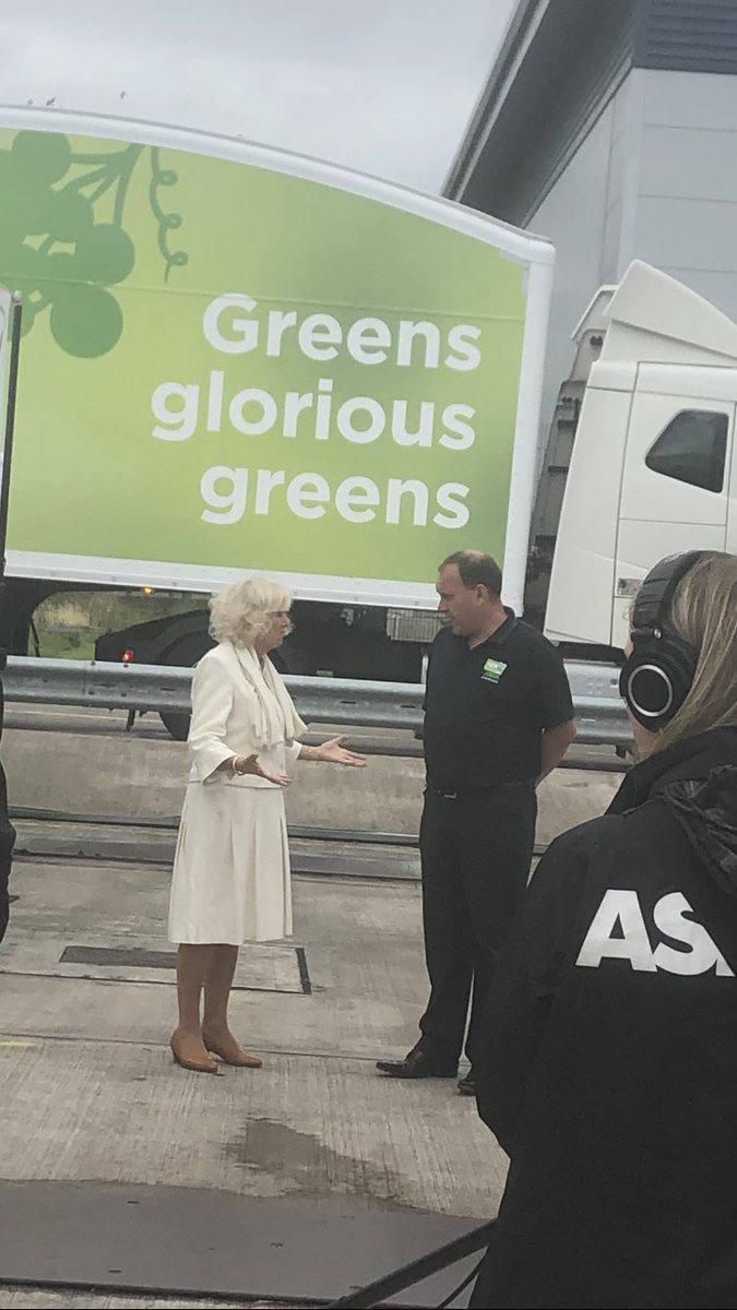Clair_asdaPR's tweet photo. Fantastic experience for @asda colleagues at Bristol CDC &amp; @asdapatchway who today met The Prince of Wales and The Duchess of Cornwall- who came to thank them for their efforts during the pandemic. https://t.co/kS32NILFhm