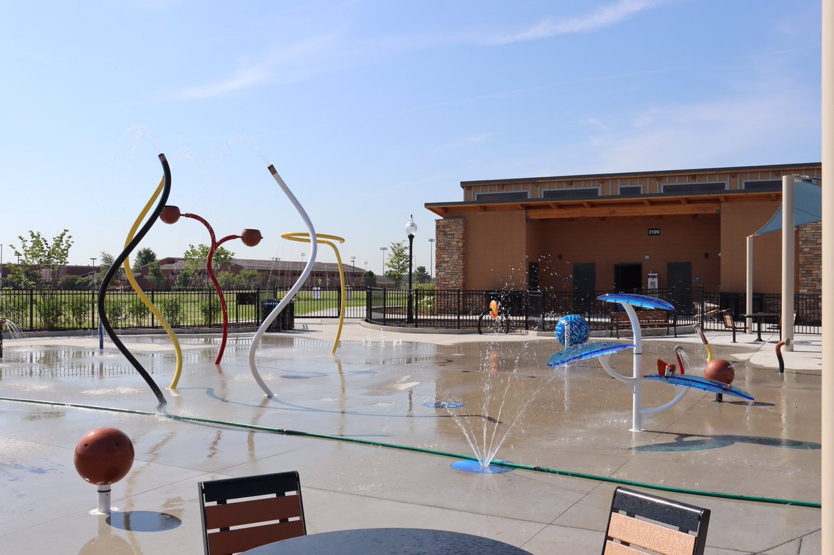 NaperParks's tweet photo. More relief for a hot summer day. The new 95th Street Community Plaza Splash Pad opens today! https://t.co/h0nafEF7xb https://t.co/h5R45neVqC
