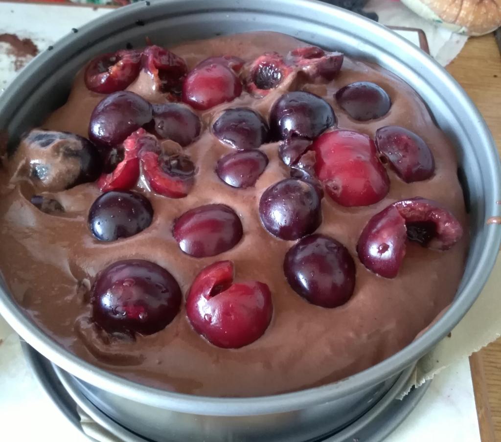 MasterRelaxe's tweet photo. #Backen
#Brownie #Kirsch #SchokoMousse (#Canache = #Sahne sreif schlagen, geschmolzene #Kuvertüre beides vorsichtig unterheben) #Torte
- Brownie Boden
- Schokoladen Mousse
- Kirschen
- Schokoladen Mousse
- Kirschen https://t.co/ZhEh4m8kzj