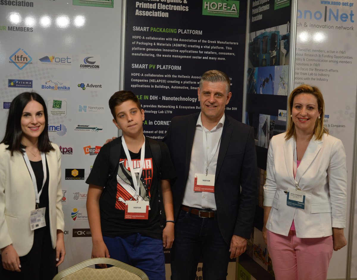 H_OPEA's tweet photo. Visit of the Vice-Regional Minister for Development and the Environment of Central Macedonia Mr. Kostas Gioutikas, at HOPE-A Booth during #NANOTEXNOLOGY2020: Discussing the actions of the Association and the new Innovations in the field of Organic and Printed Electronics. https://t.co/9fGWA5GR9u