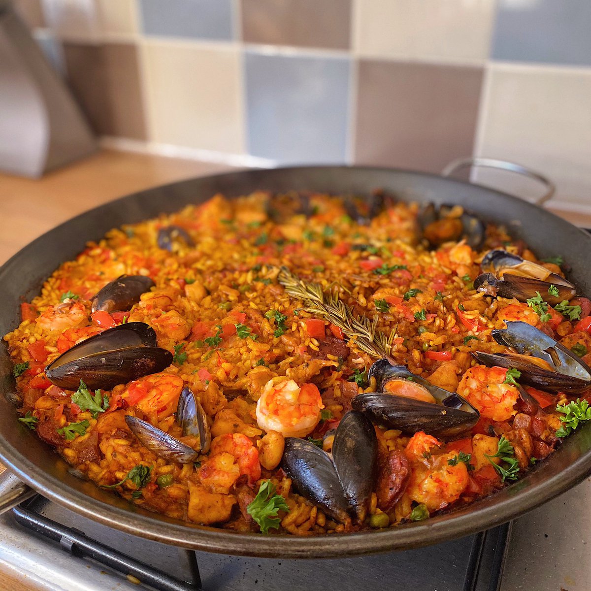 JadonJabes's tweet photo. Paella 🥘 🇪🇸
#CookingWithBubz
https://t.co/xc8SJBeM4u https://t.co/j87XO1DnLU