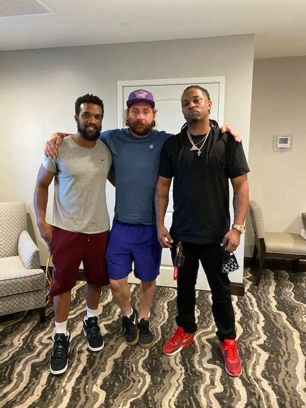 pwcdanica's tweet photo. Phillip Blanks (left) and D’Artagnan Alexander (right) are heroes.
Phillip dove, caught &amp; saved a 3-year-old tossed by his mother (who died) from a balcony as flames engulfed their apartment.
D'Artagnan then ran through the flames and saved the boy's 8-year-old sister. 
Heroism. https://t.co/AvUXTr28Ty
