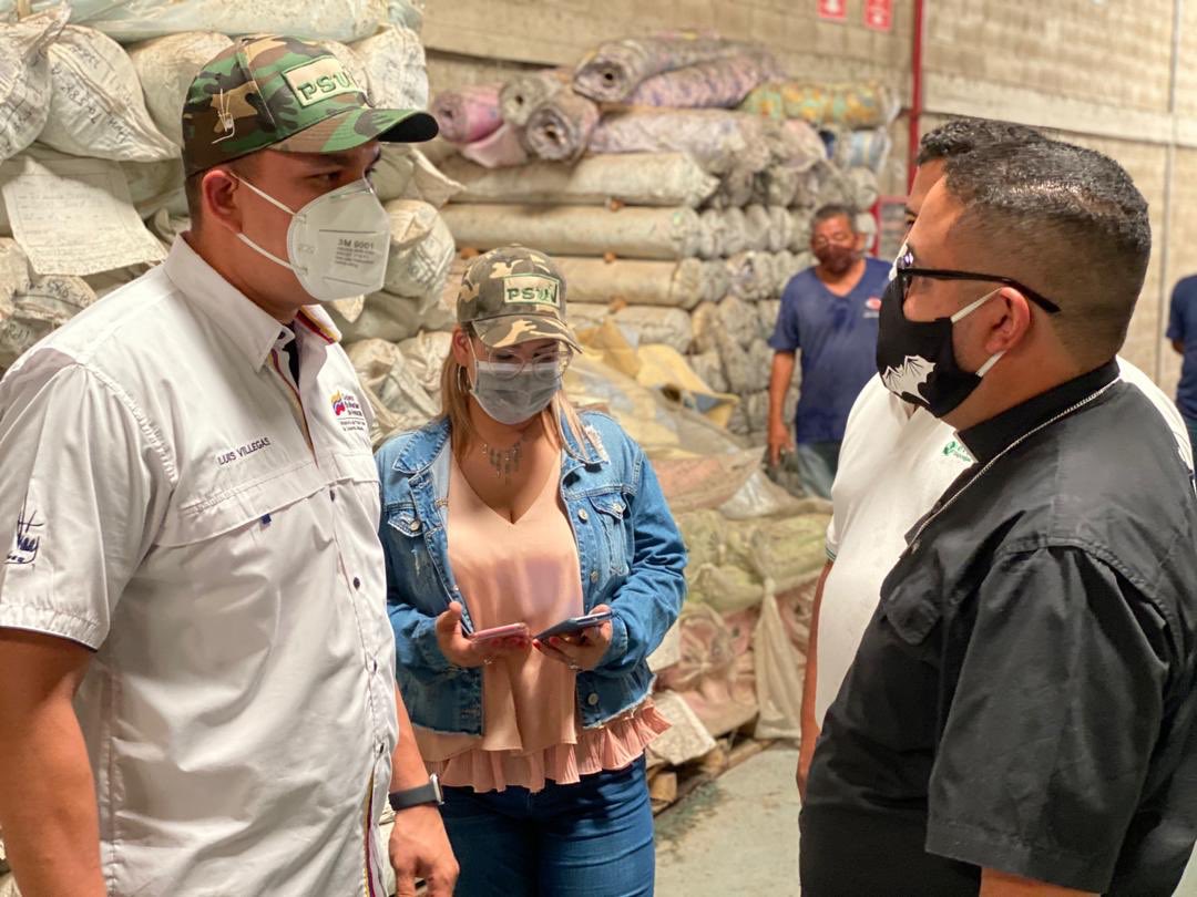 luis_villegasr's tweet photo. Siguiendo las instrucciones de la Ministra @EneidaLayaPsuv, visité junto a mi equipo las instalaciones de Even Esponjas Venezolanas en Guacara, una empresa recuperada y administrada por la clase obrera, para verificar su estatus y ver qué se necesita para iniciar la producción. https://t.co/6XrNdN61K2