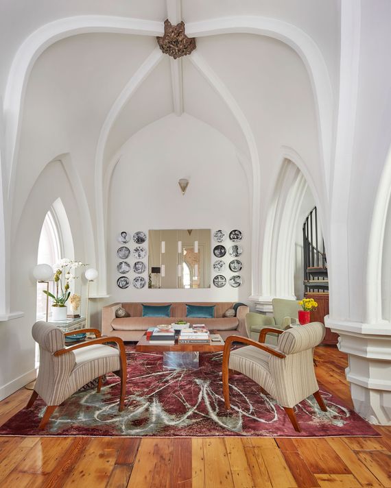 NYMag's tweet photo. The conversion of this former Jersey City church into condos left left much of the original Gothic architectural detail intact. See inside one of its airy lofts https://t.co/5SMgZ1J3rj https://t.co/Qy7JSqxrIe