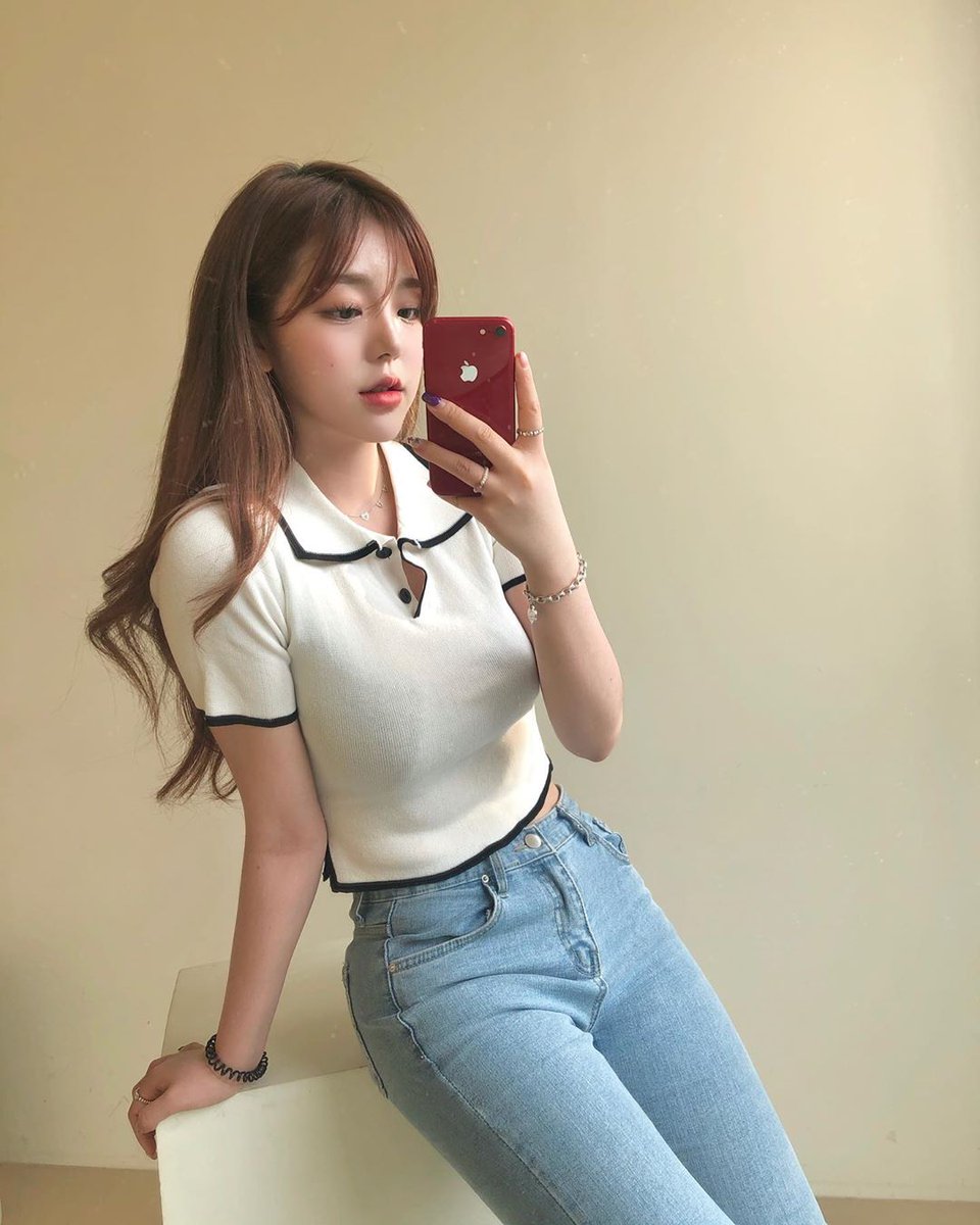 Dailyasianpost's tweet photo. • #Instagram 📸 : u.b1n
• #LIKE ❤️ &amp; #RT ♻️
• #FOLLOW 👤

#asian #asiangirl #cute #model #asianmodel #queen #sexy #sexyasian #pic #daily #streetwear #streetstyle #style #korean #chinese #girl https://t.co/VESmJrzqQJ