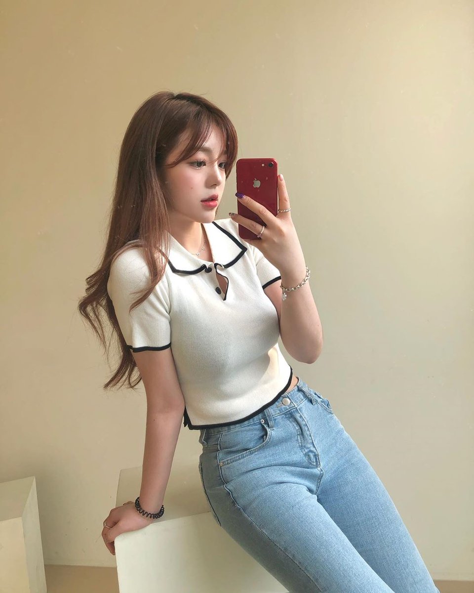 Dailyasianpost's tweet photo. • #Instagram 📸 : u.b1n
• #LIKE ❤️ &amp; #RT ♻️
• #FOLLOW 👤

#asian #asiangirl #cute #model #asianmodel #queen #sexy #sexyasian #pic #daily #streetwear #streetstyle #style #korean #chinese #girl https://t.co/VESmJrzqQJ