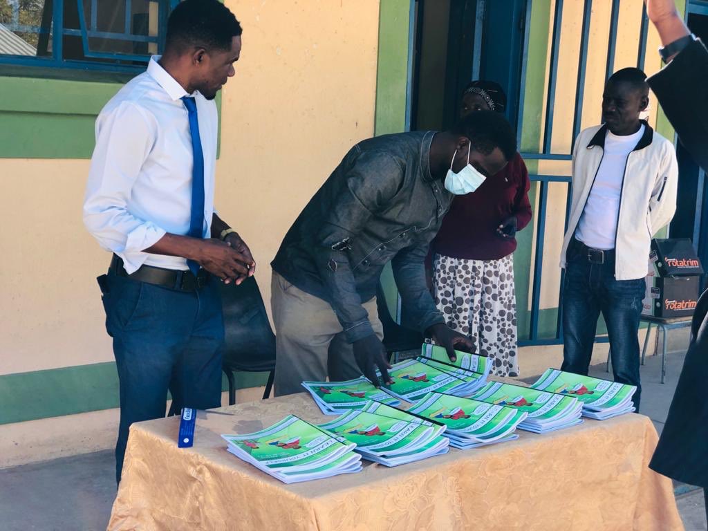 WokoMbadja's tweet photo. Today was the first phase of the handing over of the 125 chemistry and physics books worth N$ 10 000I donated to Thomas Tutaleni Secondary school in the Okalongo constituency. I hope this will make their journey easier. Thank you KOMOACADEMY for the coming through my brother 🙏👌🏿 https://t.co/MOQq4xHqEo
