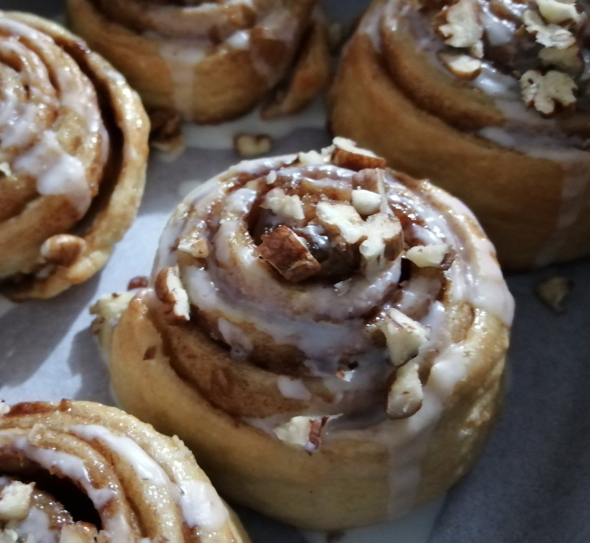 Aby_di's tweet photo. Me encanta ver que las personas aman mis postres!, ayer volaron los cinnamon rolls 🥰🥰😍😍
#cinnamonrolls #rollosdecanela #postres #dulces #gabrielasalasreposteria https://t.co/lElac9uCMJ