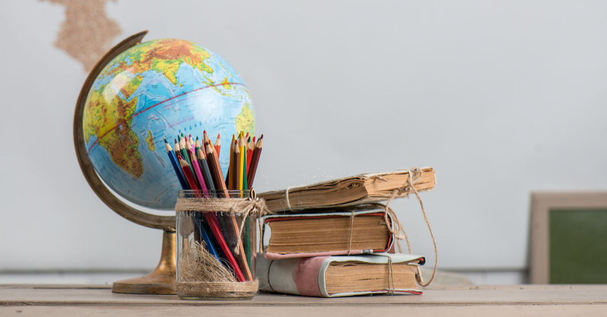 OpenLedgerDC's tweet image. What perspective can the #education industry expect with #blockchain? Discover ways how #blockchain can revolutionize education with the top use cases broken down in our latest blog post

 openledger.info/insights/block….