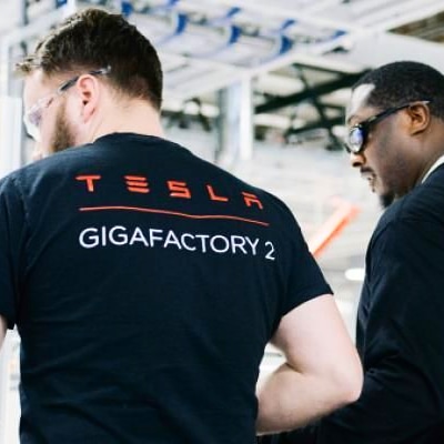 slaythebear's tweet photo. ⠀
Regardless of rank or position, all #Tesla employees are offered this benefit. Therefore, the entire company and all of its employees stand to gain as Tesla’s #stock continues to surge upwards. https://t.co/GhyQruUWih
#SlaytheBear #SlaytheBearOptimizer⠀
#investment #business https://t.co/61PACBUY5R