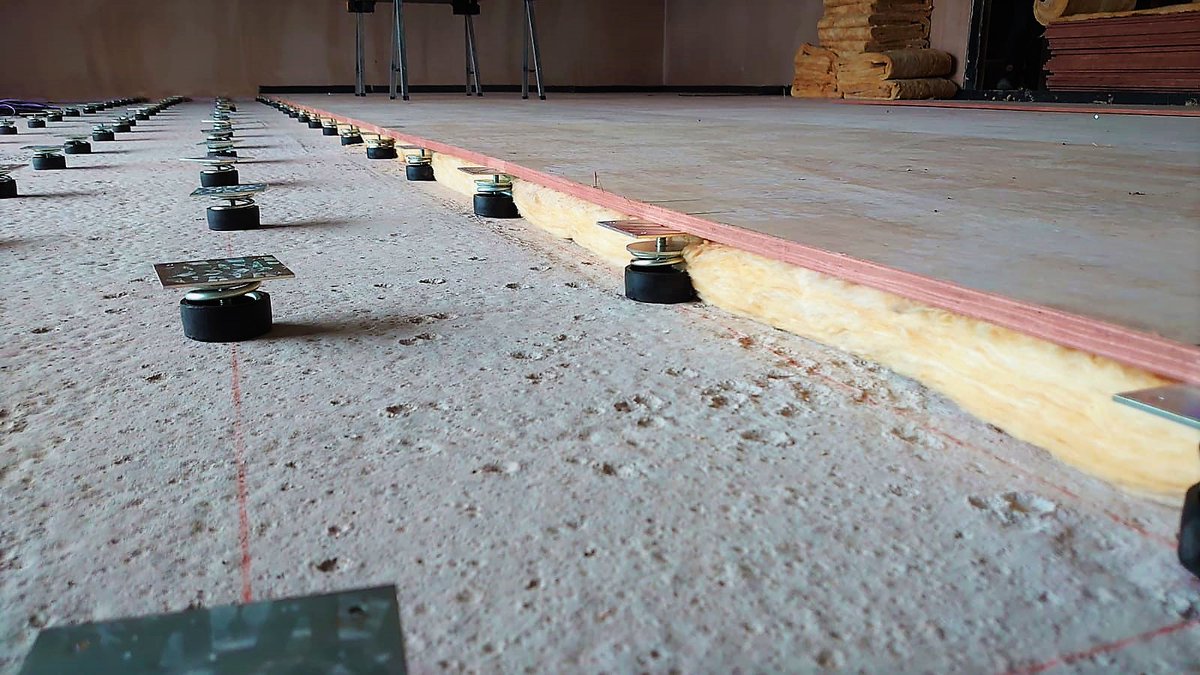 MasonUKLtd's tweet photo. Lightweight sprung floor installation. Paving slabs will be added to form a "sandwich" construction giving increased mass and stiffness to the floor #floatingfloor #gym #fitnesssuite #masonuk https://t.co/cJZJ09s1cg