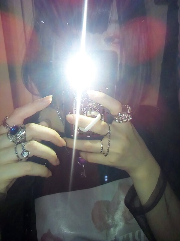 ありさarisa ごめんなさいね 普通にも投稿しときます 指輪買いました 見えにくいけどめんたまのやつと青いやつです 雰囲気 雰囲気嫌いじゃないよって人いいね 嫌いじゃないよって人いいね 指輪 新しい指輪 T Co Nueps7ghto Twitter