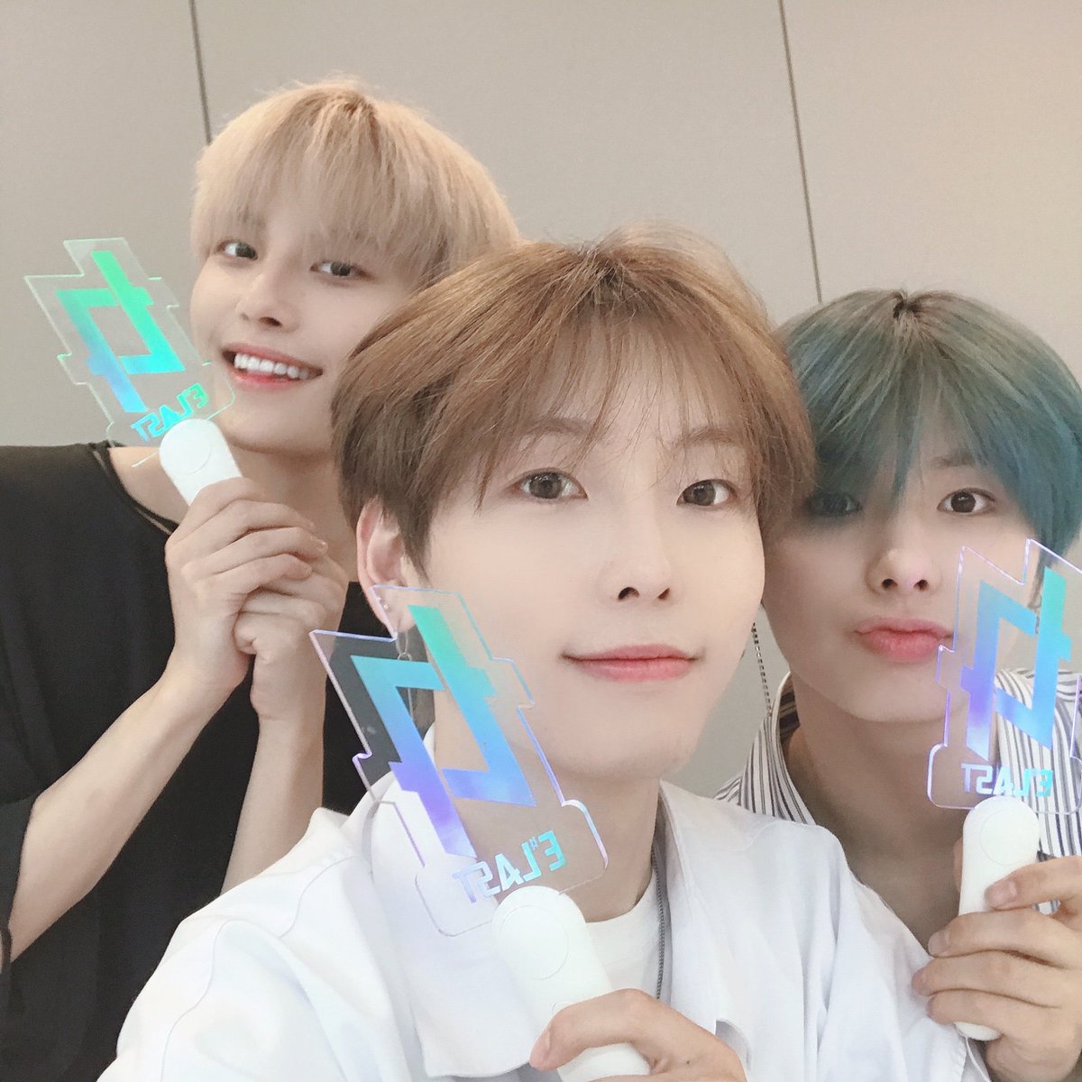 ilyuyusm's tweet photo. #ELAST:we are so proud of you guys!🤍 elring x e’last, let’s last forever! 🤍
It’s only been 1 month, but it feels longer🤍
—
#ELASTBESTBOY #ELASTROTY #ELASTFIGHTING #CHOIIN #RANO #YEJUN #SEUNGYEOP #BAEKGYEUL #ROMIN #WONHYUK #WONJUN #RANOBESTLEADER #ELASTAMAZING #1MonthWithELAST https://t.co/Ww23TnMXpw