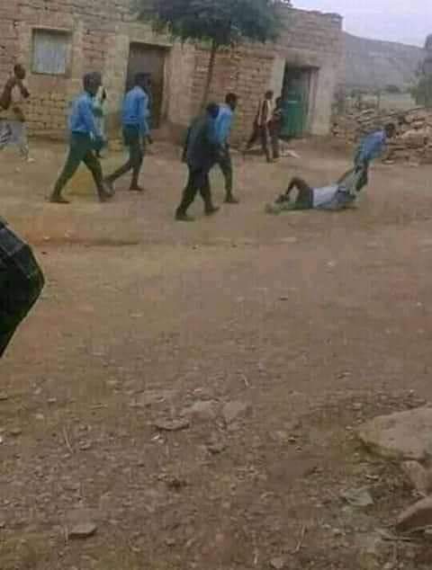 AzizaOromo's tweet photo. #OromoProtestsDown Down Abiyi Down Abiyi Down Abiyi Down Abiyi Down Abiyi justice for oromo people #Abiyimostgo
#OromoProtests https://t.co/FxPeDcCpX3 https://t.co/J1gvOFONXu