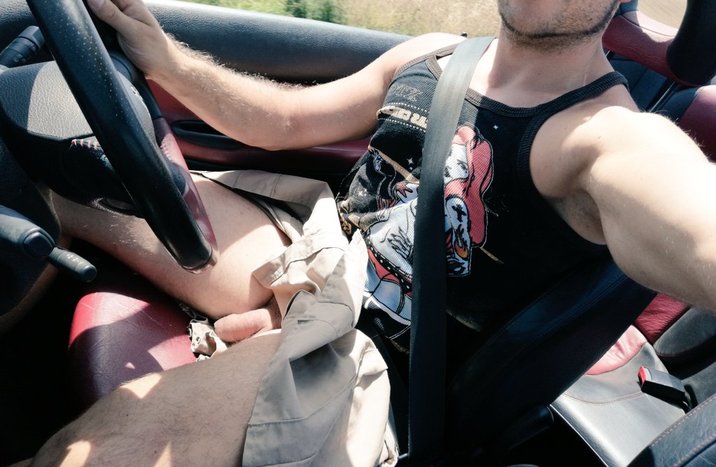 DamsaSamba's tweet photo. Aujourd'hui balade en voiture en kilt et comme il ce doit sans rien !!
@flashthepublic @ma_queue @MaGrosseGraine @FrenchiesCocks #kilt #nudity2020 #exhibitioninst #naked #nue #gay #LGBT #nude @MalePublic #ttbm #rt #followme https://t.co/X8BL8em86Z