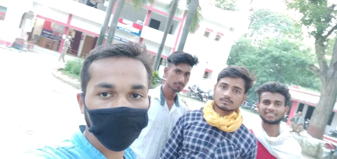 BVSS_Official's tweet photo. उत्तर प्रदेश में हो रही नृशंस हत्याओं को लेकर शासन-प्रशासन को ज्ञापन के माध्यम से कठोर कार्यवाही करने हेतु विभिन्न प्रशानिक कार्यालयों में निवेदन पत्र के मध्यम से निवेदित किया जा रहा है।
इसी क्रम में सुल्तानपुर जिला अध्यक्ष एवं सदस्य बंधु जनों द्वारा ज्ञापन शौंपा गया।
@BVSS_BOSS https://t.co/WT4kNdJsAR