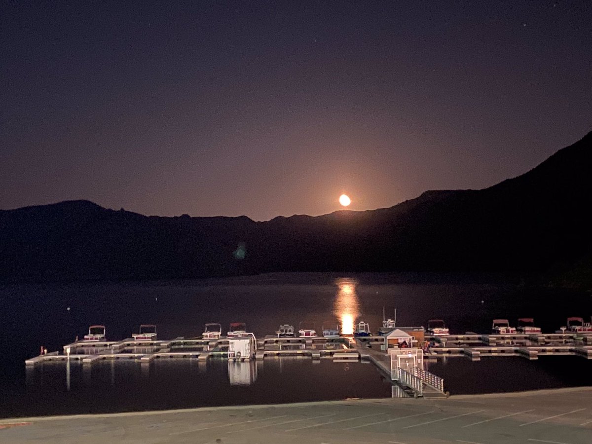 AHSZone's tweet photo. Officials confirmed that the search and rescue operation for Naya Rivera at Lake Piru has resumed. https://t.co/15cfcrDpbd