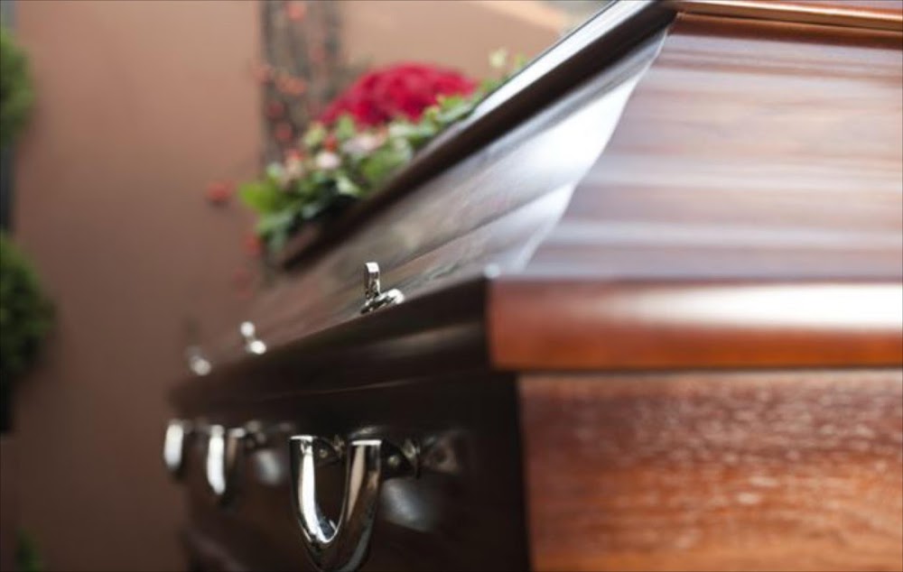 'Bodies are piling up': Eastern Cape funeral parlours plead for help: Funeral parlours in the Eastern Cape are struggling to cope with the influx of corpses as Covid-19 sweeps through the province. dlvr.it/RbGvH9