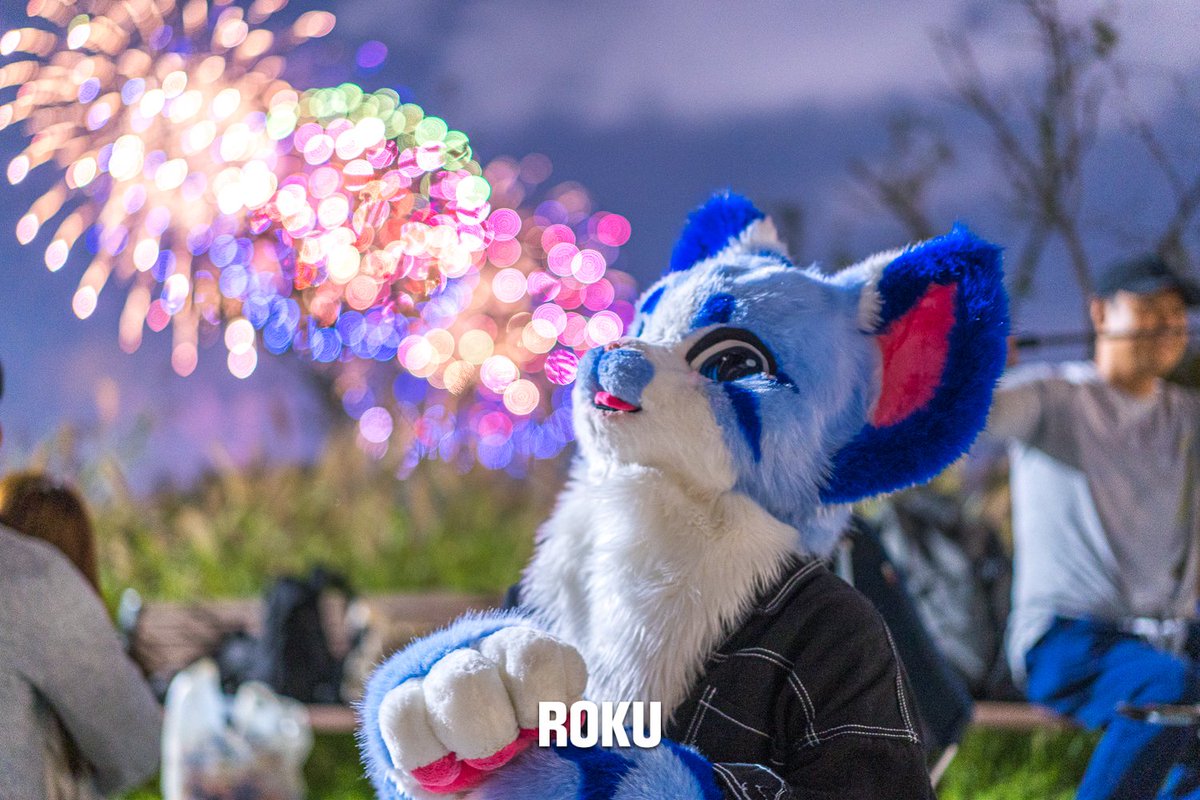 soon_roku's tweet photo. 불꽃놀이 또 가고 싶다.
근데 올해는 취소 되겠지...?
코로ㄴㅏ ㅗㅗㅗ https://t.co/XgAjcWVvHu