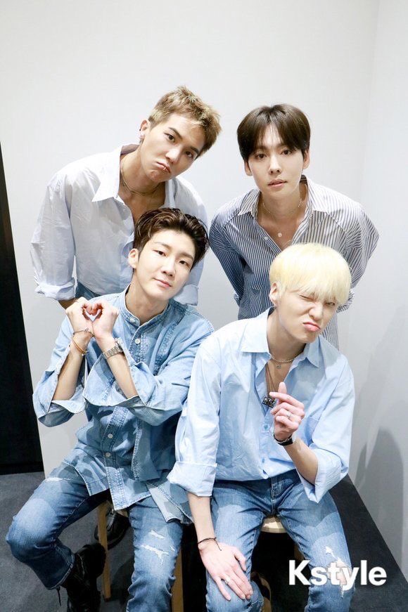 Atty_bluerose's tweet photo. I miss them so much!!!!!
Please bring them back pleaseeee 👉🏻👈🏻
#WINNER #Remember #WinnerRemember
#MINO #송민호 #JINU #김진우
#YOON #강승윤 #HOONY #이승훈
#위너 #리멤버
@yginnercircle @yg_winnercity https://t.co/q16rplymJx