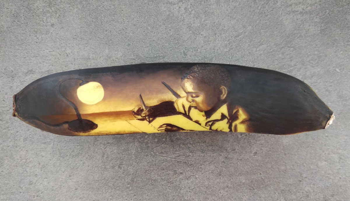 Anna_Choj's tweet photo. The #GERD dam will bring electricity to rural &amp; urban homes, meaning children have proper light to read &amp; do their homework after the sun goes down. 

#FillTheDam to improve education for children.

#BananaOfTheDay
#BananaArt @BananaBruiser

The banana is bruised. No ink is used. https://t.co/2t0hzacVnX