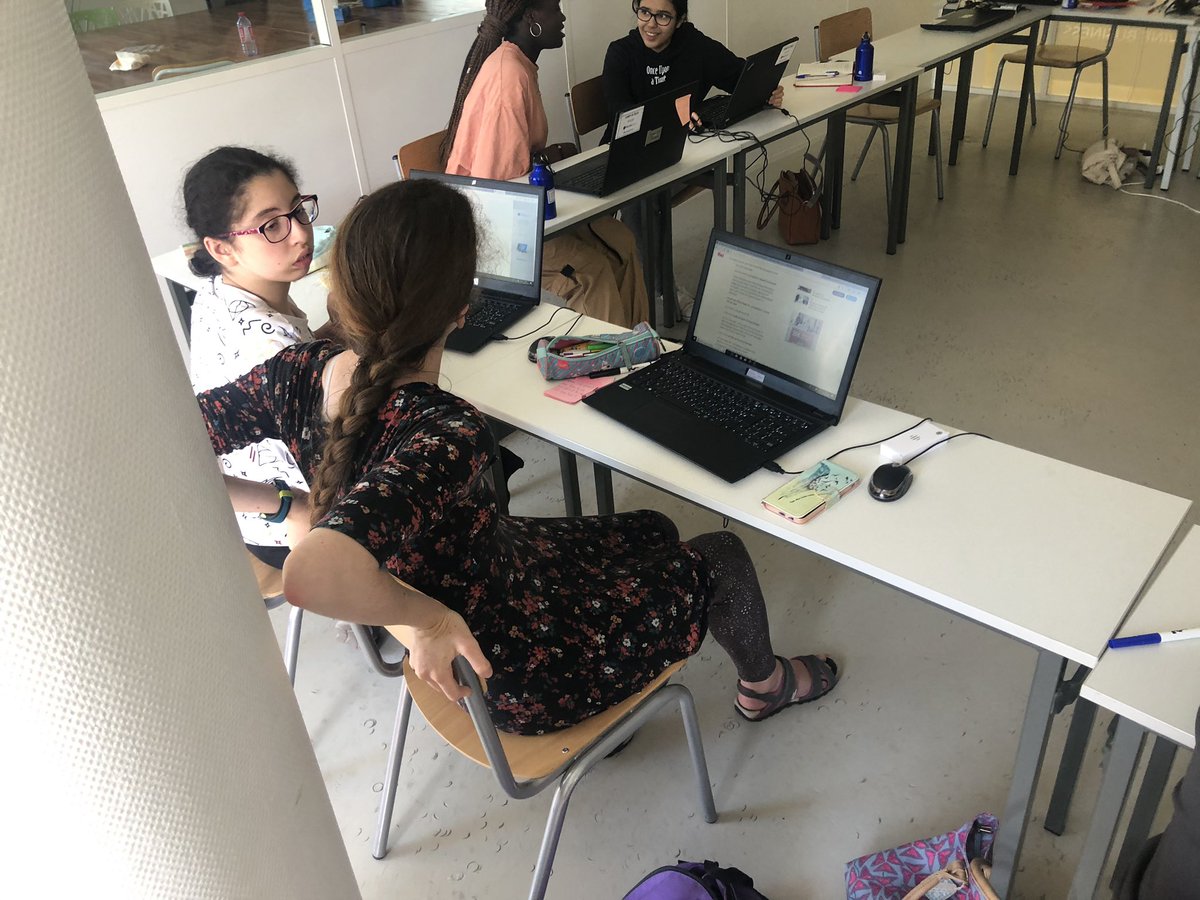 JumpInTech's tweet image. Aujourd’hui dans la promo de #Lyon nous avons crée nos propres sites web! #BecauseGirlsCan #vacances #numérique #digital