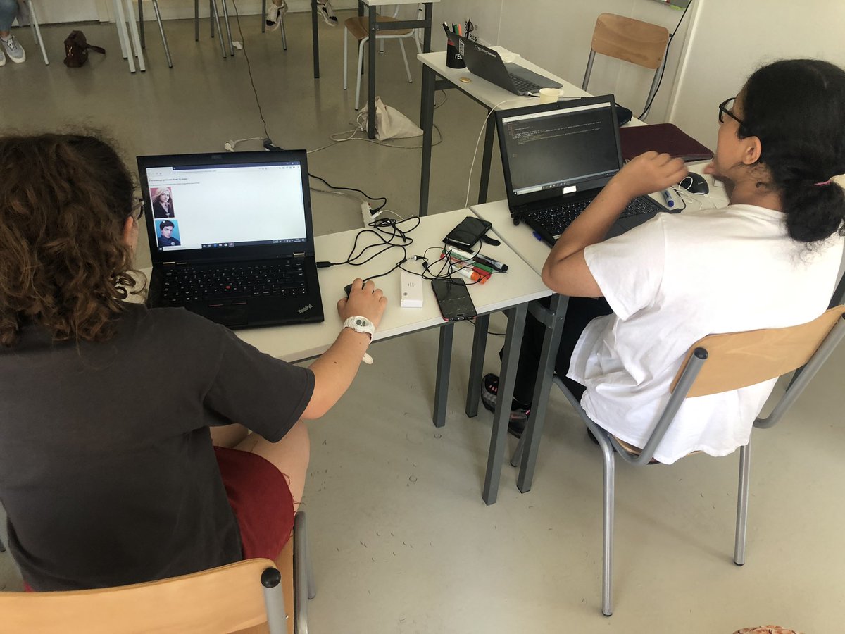 JumpInTech's tweet image. Aujourd’hui dans la promo de #Lyon nous avons crée nos propres sites web! #BecauseGirlsCan #vacances #numérique #digital