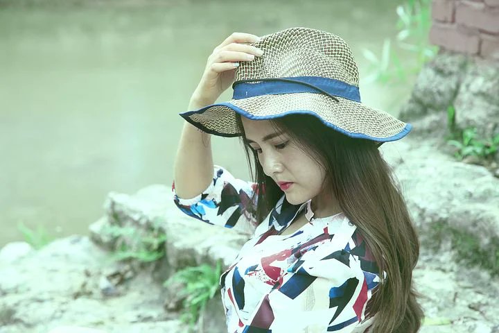 Egicumi's tweet photo. Foto Gadis Misterius ini rupanya juga dimuat dalam situs-situs stock foto. Foto tersebut diberikan tagar qionglai fellow, chengdu china, model, dan lain-lain. Dari tagar yang disematkan pada foto tsb , kemungkinan gadis tersebut merupakan gadis yang berasal dari daerah Qionglai. https://t.co/FoDpXDx5Fy