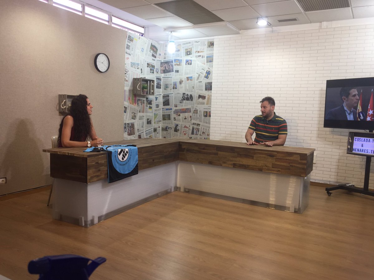 Nuestra entrenadora <a href="/NoeliiaTejero/">Noeliia Tejero</a> ha estado hoy presente con nuestros compañeros de <a href="/TVCoslada/">Coslada.TV & Henares.TV</a> hablando sobre el club
¡Una entrevista muy completa y amena!👏🏼🤩
¡Mil gracias por todo! 

#coslada #voleibol #CVC💪🏼🏐 #elvoleyNOesdeporteminoritario #cosladamola #nuevoespazio