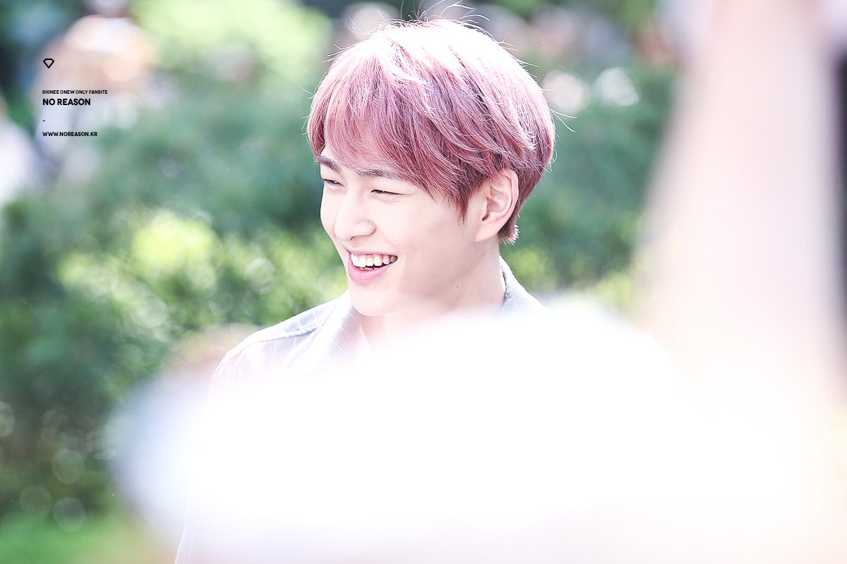  ONEW’S BACK dearest jinki,hi, how was your day? i hope that you’re able to rest  we all want to see you, but we really understand. jinki, i’ll continue writing these letters for you. anw here’s a throwback of your iconic cherry blossom hair. we miss you yours,triz