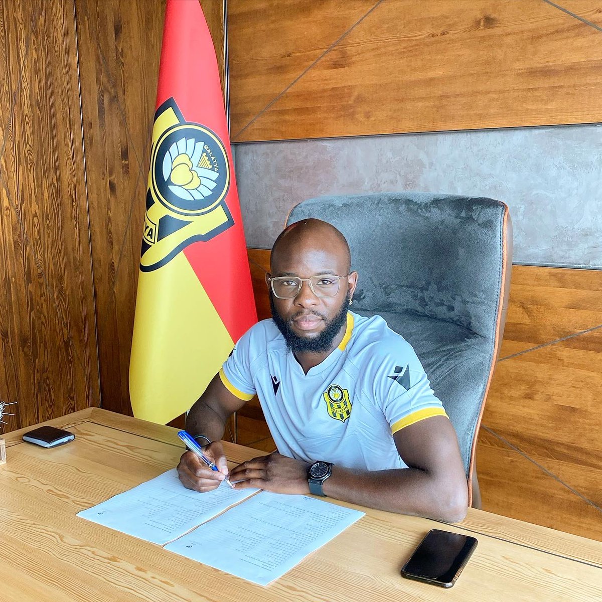 JLukoki's tweet photo. Its Official new challenge 🐯✍🏾 #YeniMalatyaspor #tigers #Godsplan https://t.co/yg0yEDT7AO
