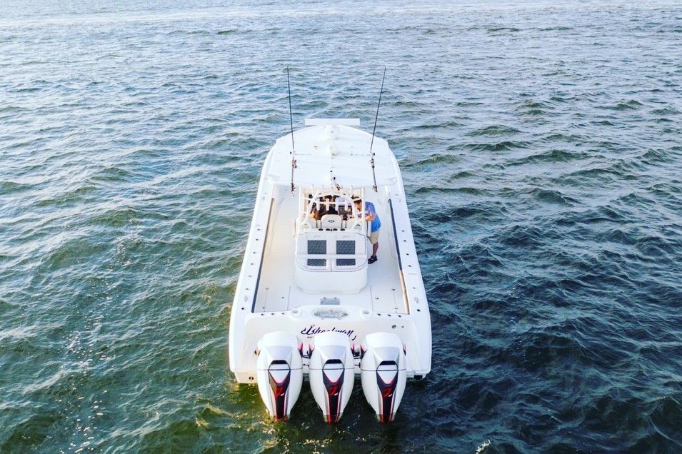SovereignYachts's tweet photo. NEW LISTING || 2016 39 YellowFin Contact Sovereign Yacht Sales Professional Noah Roman for more information at (561)255-0225 or Noah@sovyachts.com https://t.co/jYlEylJETg