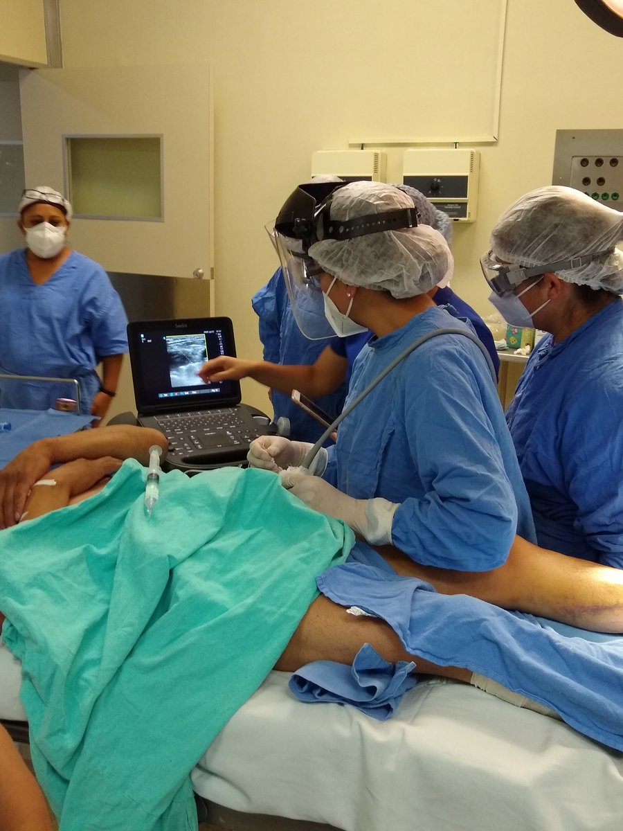 nune_manolo's tweet photo. Con compromiso y medidas de sana distancia acompañe a doctores en una capacitación del #SonoSite #EdgeII con aplicaciones para Anest. Regional en trauma @MxSonika #pajunk #anestesiaregional #educacioncontinua #excelencia https://t.co/nIYZv2S1WW