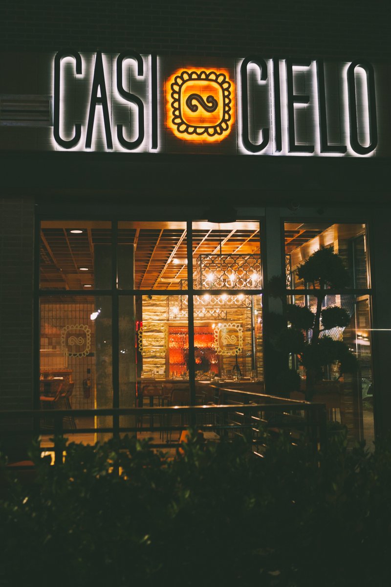 VivaTequilaFest's tweet photo. We love looking back and remembering all the amazing pairings during our Dinner Series #casicieloatl
Why not pair your favorite meal with a Tequila this weekend? #TowerATL is one of our go-to liquor stores.
#atlantafestivals #atlevents #vivatequilafestival #tequilatesting https://t.co/4mHeuEICjF