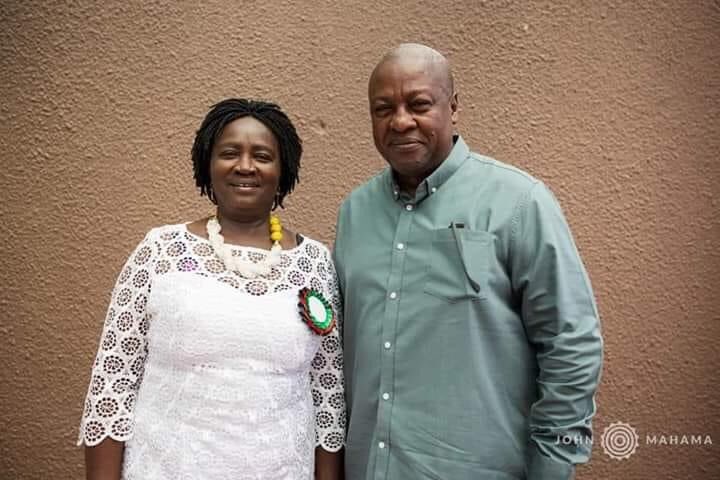 MichaelFianyo1's tweet photo. They said the game is dirty so we brought aprons and gloves!
#JohnandJane
#Victory4NDC https://t.co/1vBCPFQyE1