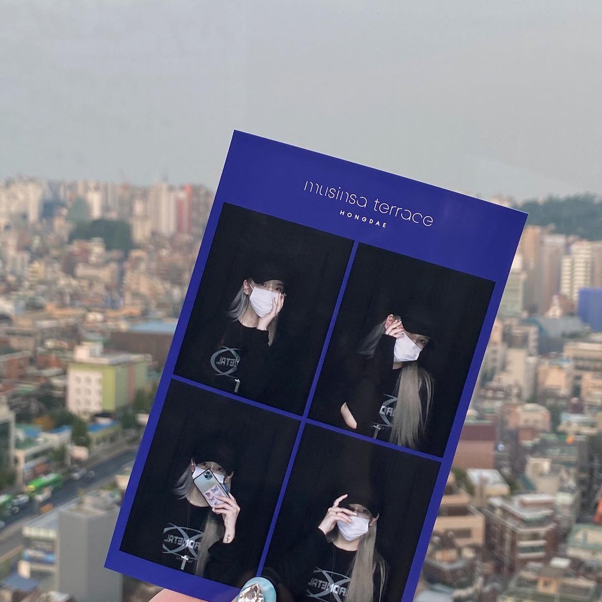 ANS_official_'s tweet photo. [#로연]
깡총-🐰💗 앤써들 오늘은 어떤 하루 보냈나요? 저는 멤버들과 활동했던 영상들 돌려보며 앤써들과의 추억을 여행 했답니다! 오늘 사진은 리나언니와 제이가 찍어준 사진이에요🥰 오늘도 사랑해요💗
#ANS #AngelNSoul #에이엔에스
#ROYEON https://t.co/3ZYeomlzif