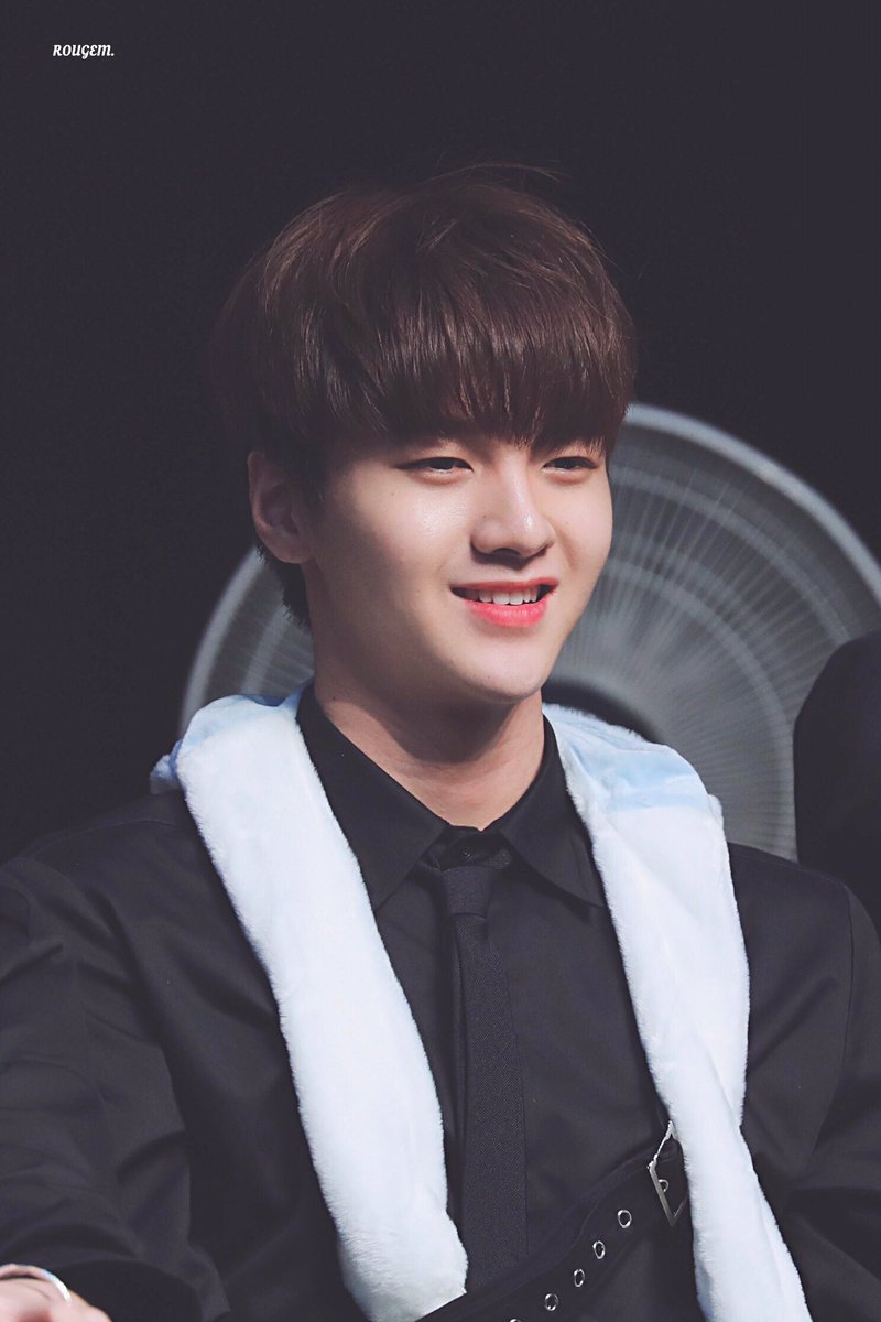 rougem_cjh's tweet photo. You are brighter than a star ⭐️ and sweeter than a candy 🍭 

#Happy19thJunhoDay
#우리의_여름_준호야_생일축하해
#차준호 #CHAJUNHO https://t.co/S7ofx16cxC