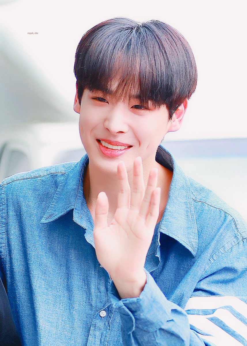 royalcbc's tweet photo. summer breeze #최병찬 #병찬 https://t.co/ANBgNOUwqz