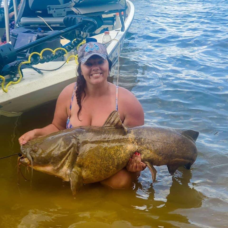 WOTO’ are reeling them in! Who else is out there grippin’ lips? Let’s see them! #bobber #ladyangler #fishing #bass #trout #saltwaterfishing #rippinlips #womenempowerment #tightlines #rodneel https://t.co/DcqcGQr62B