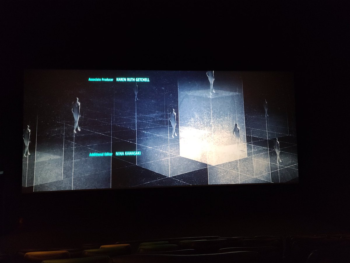 zesize's tweet photo. 박원순 실종소식을 듣고 <밤쉘>을 보러갔는데 개봉 타이밍이 너무 절묘해서 놀랐습니다. '위력'이 작용하는 성범죄가 어떻게 발생하는지 매끄럽게 다루는 작품입니다. 보고 마음이 무너질 분이 계시겠지만, 그래도 보기를 권합니다. 누군가는 소리를 내고 어딘가는 무너지고 있다고 알려주고 싶어요. https://t.co/drEl4hejAk