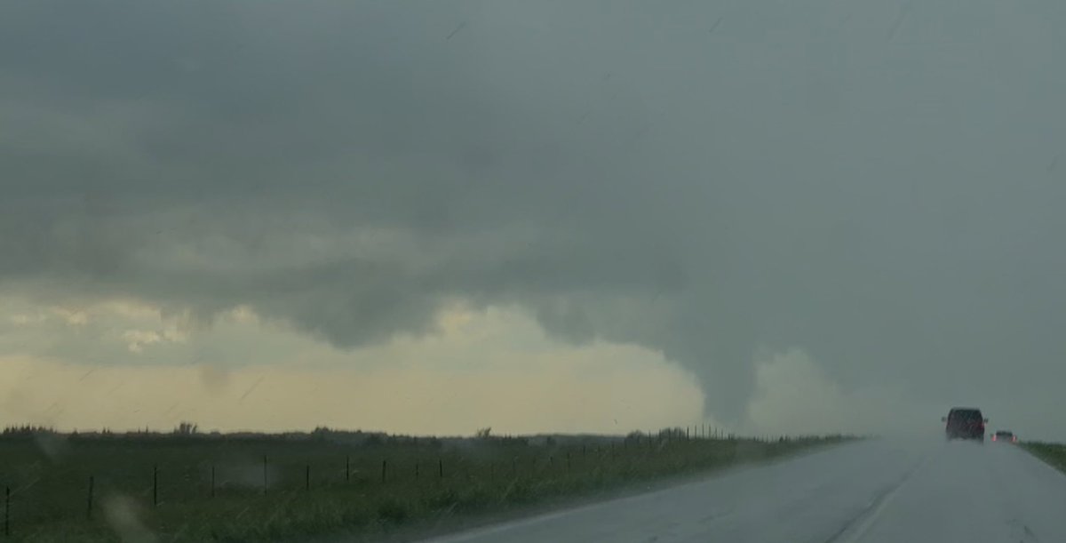 JordanMeyer88's tweet image. Thread of pics/vids from yesterday’s storms in northern Minnesota. Even got to see my first noodle 😌  @NWSTwinCities @ReedTimmerAccu @StephanieAbrams @DrGregForbes @JimCantore #mnwx