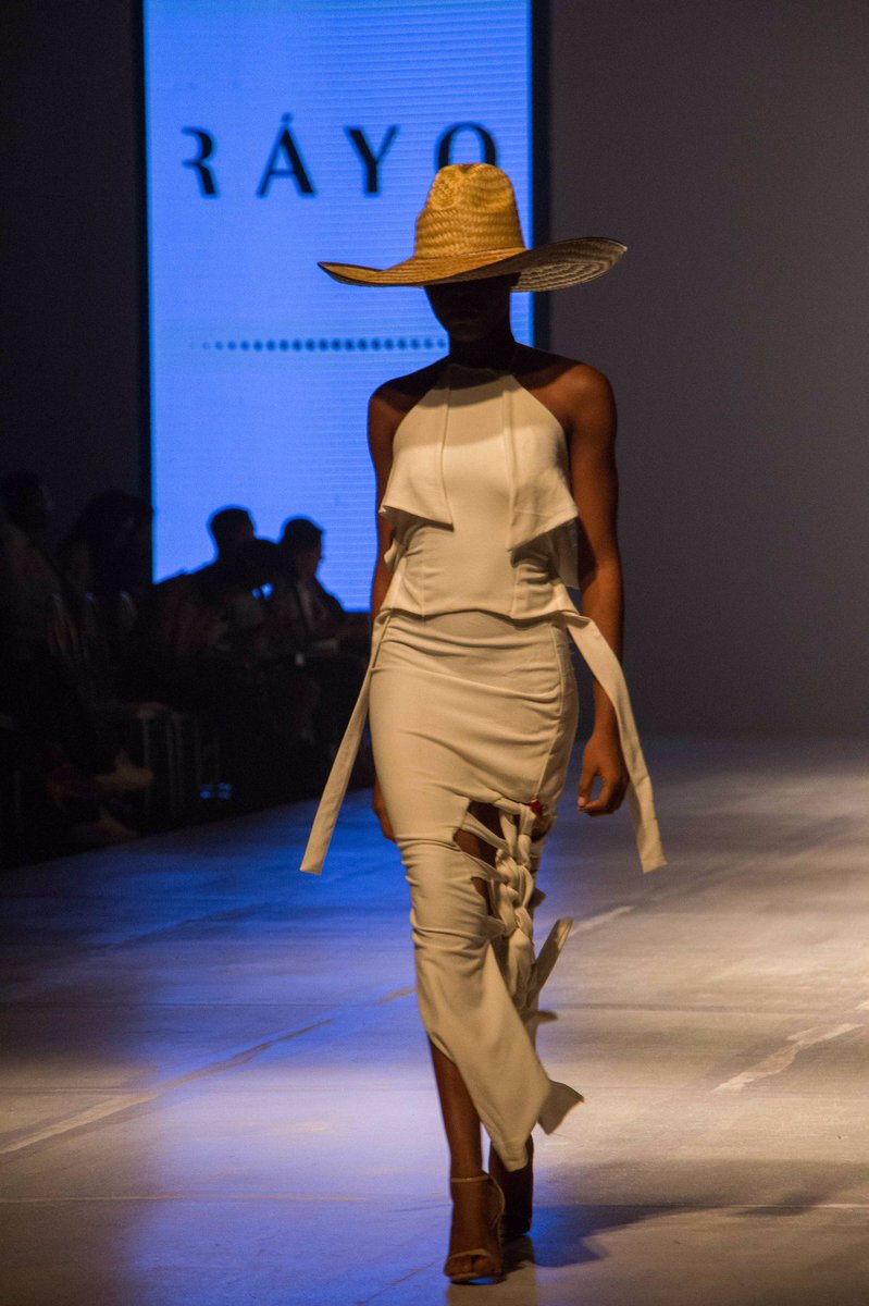Faith_Anny's tweet photo. Throwback to when I shot runway 🥺❤️❤️
#TBT #LFDW2017 https://t.co/foW7yRrjK6