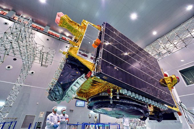xinhua_hindi's tweet photo. चीन ने नए वाणिज्यिक दूरसंचार उपग्रह #APSTAR-6D को अंतरिक्ष की कक्षा में भेजा https://t.co/BcDOBTRya4 https://t.co/Udhje5C47f