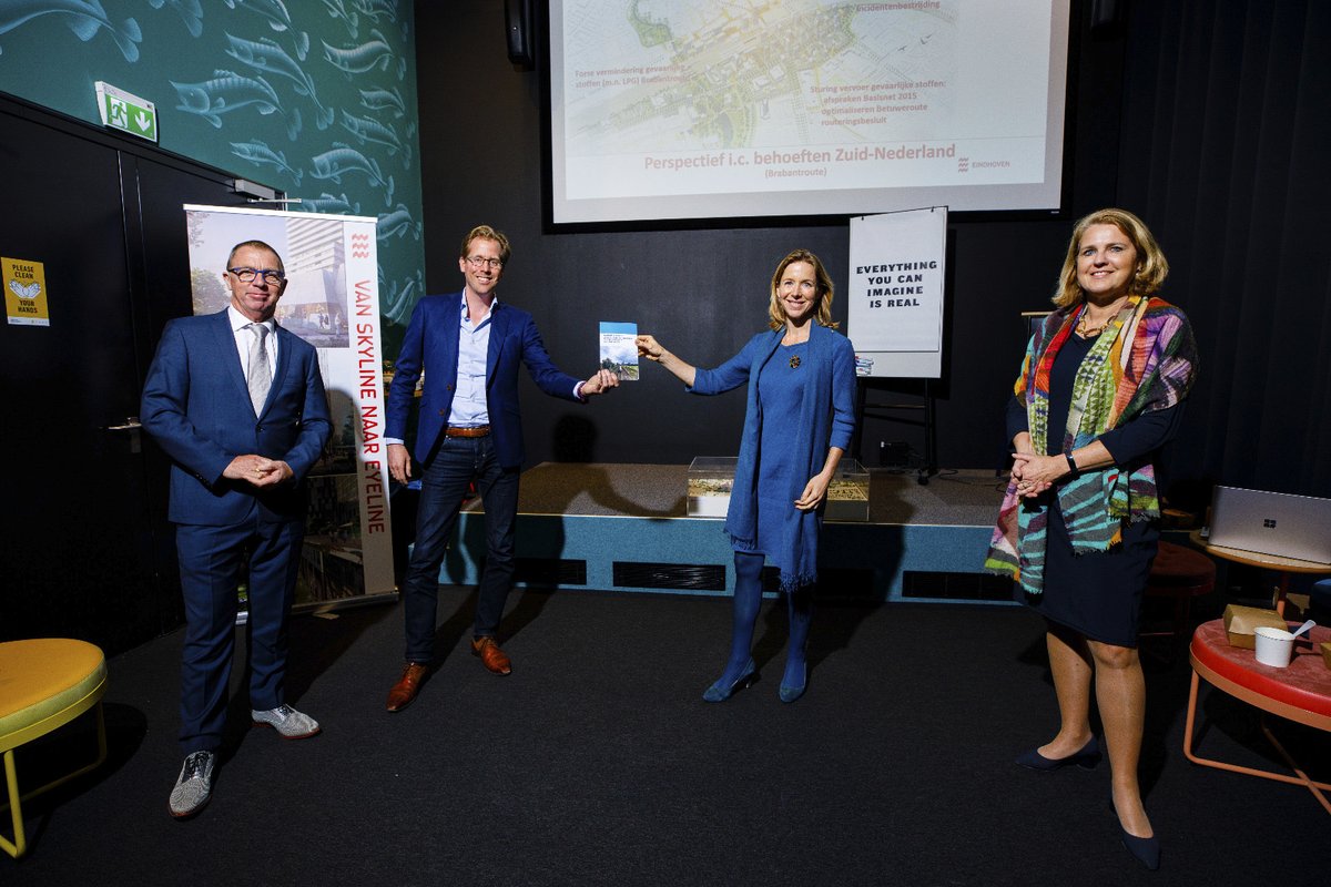 Staatssecretaris <a href="/SvVeldhoven/">Stientje v Veldhoven</a> bracht vandaag een bezoek aan <a href="/gem_Eindhoven/">gemeente Eindhoven</a> en ging met gedeputeerde Van der Maat, wethouder List-de Roos van Eindhoven en <a href="/HelmVerhees/">Helm Verhees</a> in gesprek over de balans tussen goederenvervoer spoor en bouwopgave in spoorzones ➡️ bit.ly/3gF7btc
