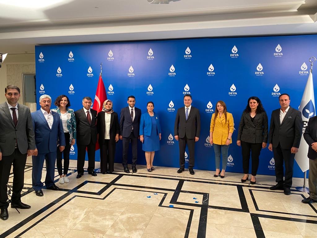 Van il başkanımız Semra Odabaşı’nı yürekten tebrik ediyorum.Kurucu heyette kadın üyelerimizin çoğunlukta olması ilimiz adına umut verici ve çoğalan kadın siyasetçi oranımızın ülkemize hayırlı olmasını diliyorum.Başta <a href="/mehmetavci65/">Mehmet Avcı</a> ve emeği geçen herkese çok teşekkürler