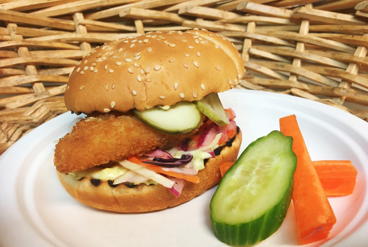 PetesNS's tweet photo. Our #lunchpick of the week is this mouth-watering fish burger! Pick yours up from the lunch line for only $5 all week long! @SunnysideMall @BedfordNS @SpringGardenRd #luch #hfxdeals #bedfordns https://t.co/dPqRqiixHv