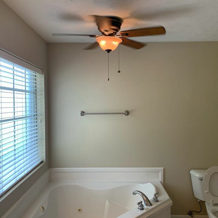 ConsultingEllis's tweet photo. Maybe the most Arkansas thing you will see all day? Ceiling fan over the whirlpool tub. 🤦🏼‍♂️ 
.
.
.
.
.
.
.
.
.
.
.

#inspectionday #homeinspection #homeinspector #realestate #realestateagent #realtor #arkansas #arkansasrealtor #arkansasrealestate #foreverhome #firsttimehomebuy… https://t.co/hdY2vhxRy9