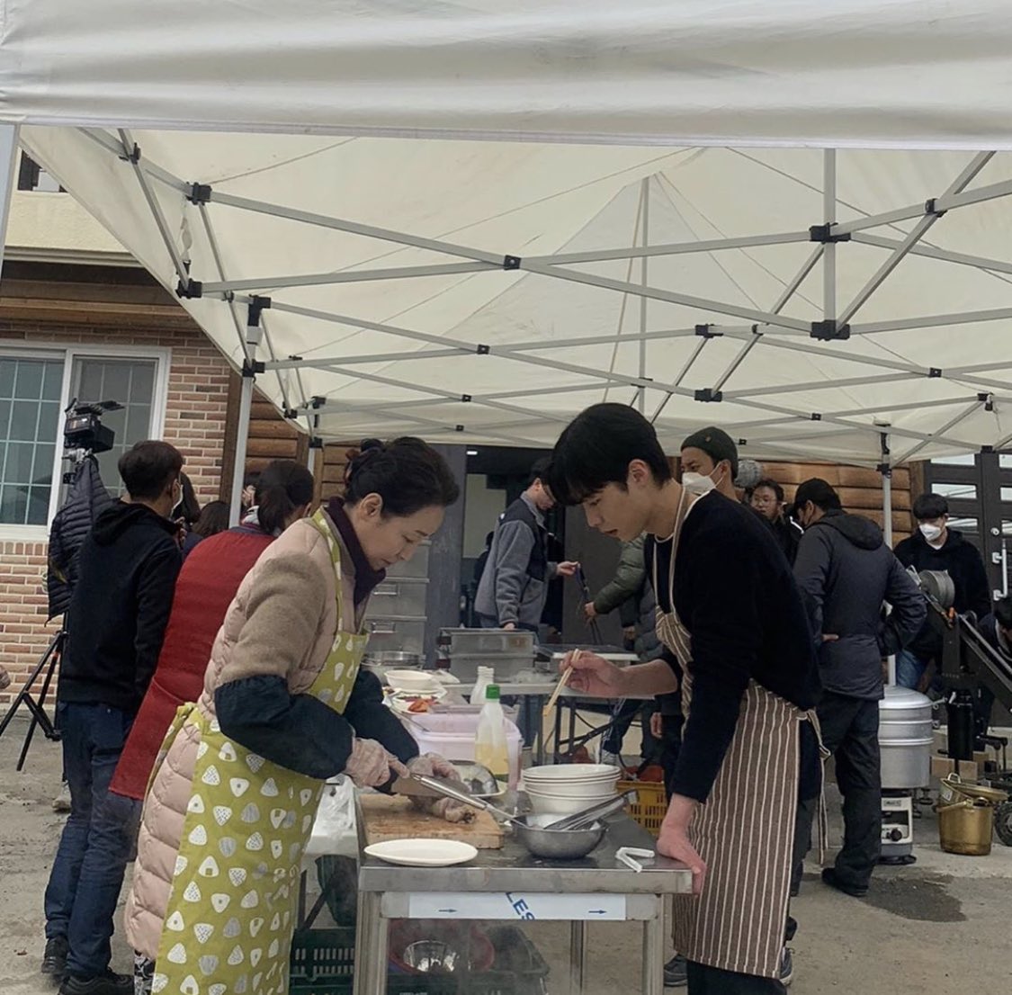 요즘 날좋찾 정주행 중인데
마지막 뽀뽀신 질투나는데 계속 보게 되네요
재욱씨 못하는게 뭐야 정말,,