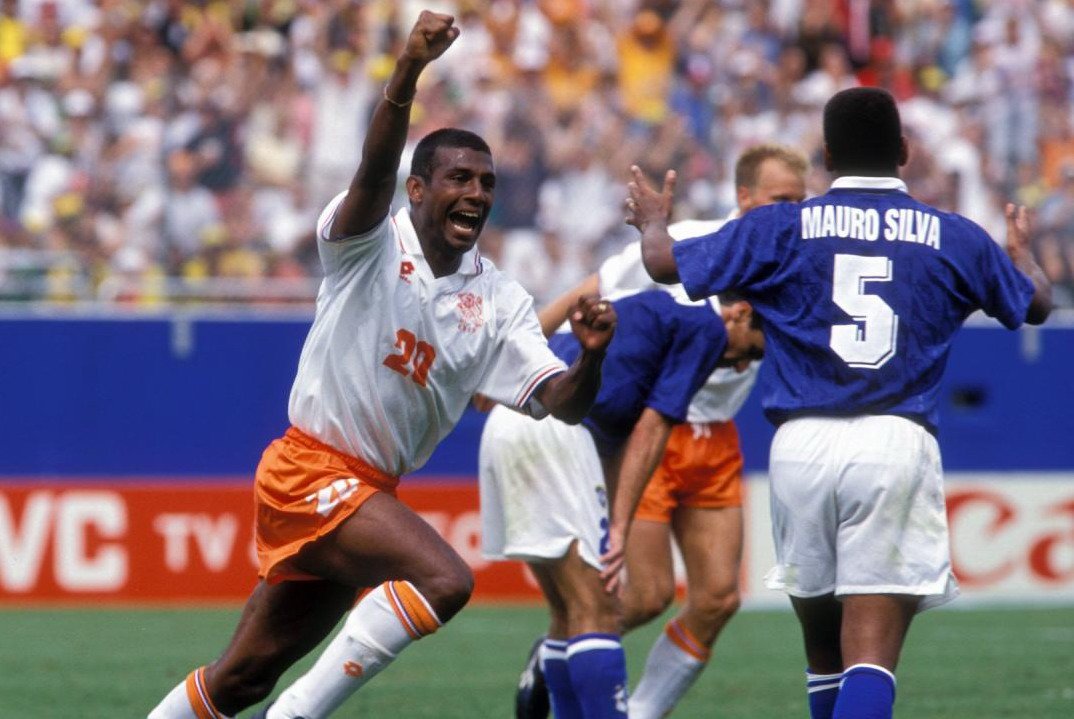 ftblsm's tweet photo. ... #Bergkamp's stunning solo effort. Ten minutes later from the corner, #AronWinter beat the keeper #Taffarel to the ball and the sides were level. Extra-time loomed but Brazil's winner came from an unexpected source: defender #ClaudioBranco struck a sumptuous 25-yard... https://t.co/4muADNHCBB