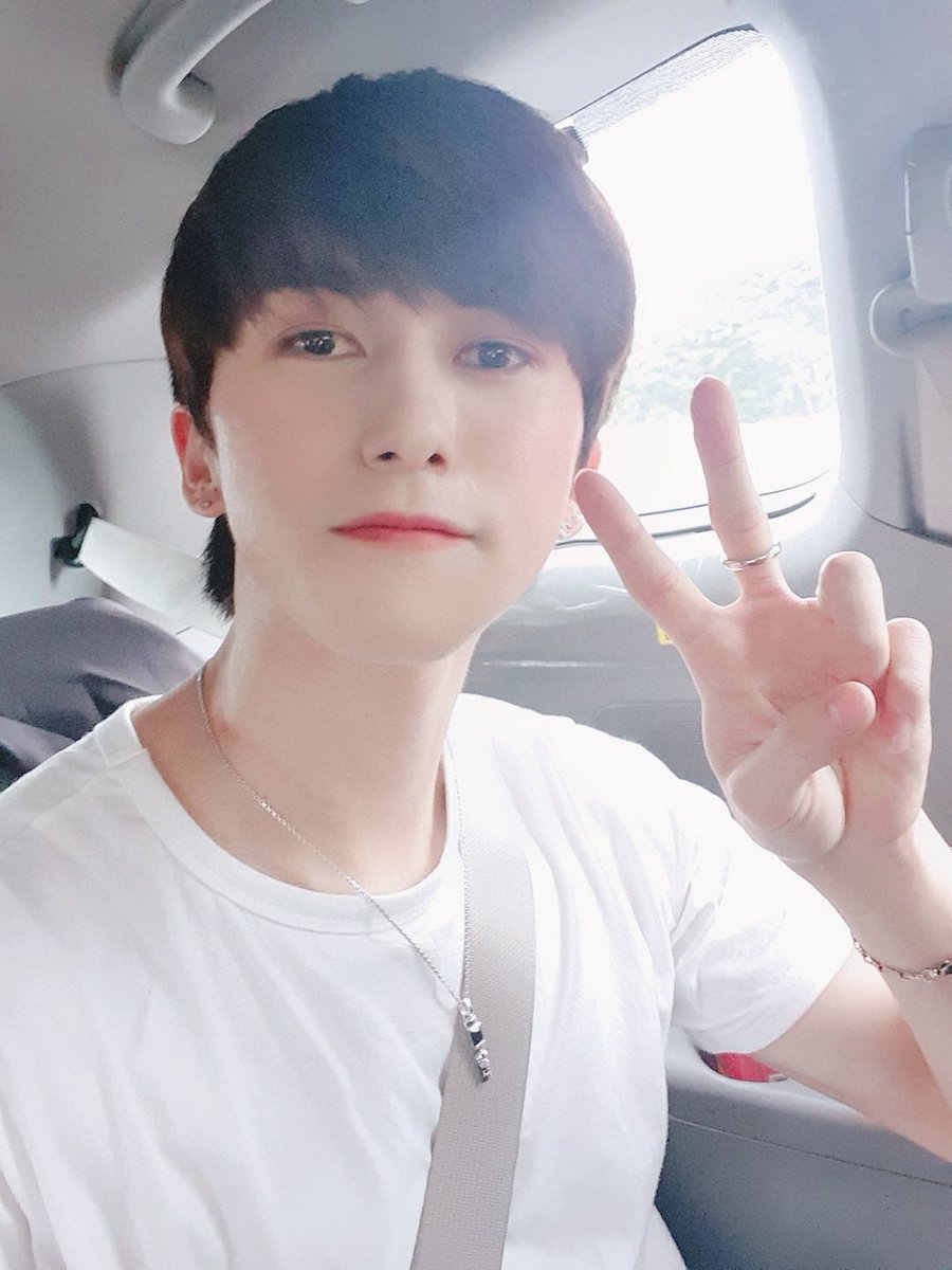 TARGET7_K's tweet image. #로이 여러분 오랜만이에요!
너무 늦게 인사드려서 죄송해요😂ㅎ
모두들 아픈 덴 없이 잘 지내시죠?🥺
너무너무 보고 싶어요!!🥺
꿈에서라도 만나요~~
모두들 굿나아아아아잇!!💕

#타겟